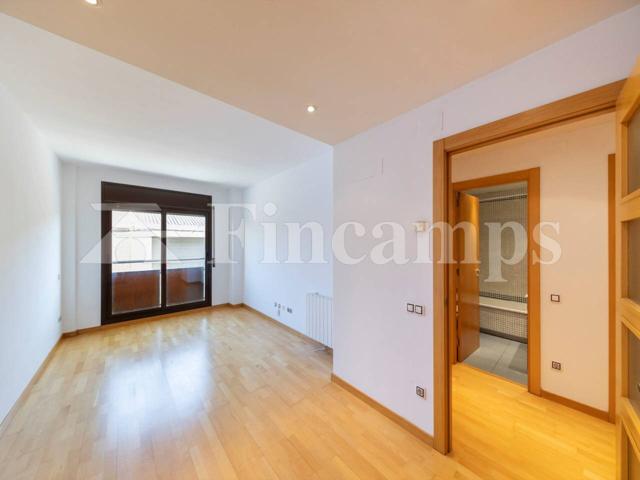 Apartament en venda a Gràcia, Sabadell – 60 m², pàrquing i traster inclosos photo 0