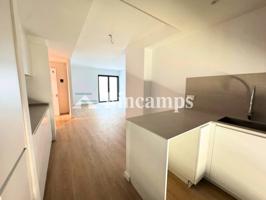 🏡 Planta Baja a Estrenar en Pleno Centro de Sabadell – ¡Luz natural, patio y todas las comodidades! photo 0