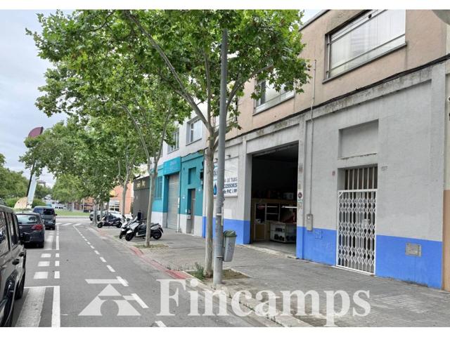 Nave en venta en Sabadell photo 0