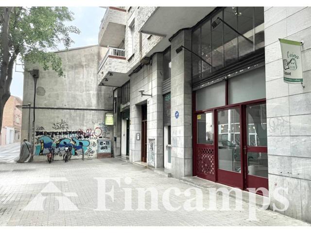 Local con altillo en zona centro de Sabadell photo 0