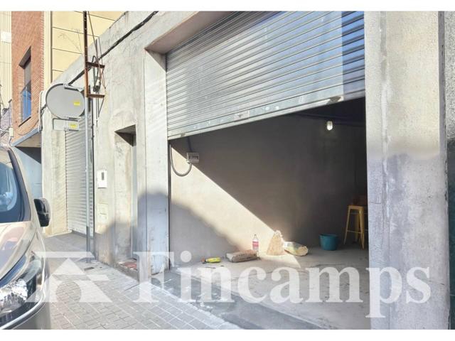 Local y terreno en venta en Sabadell photo 0