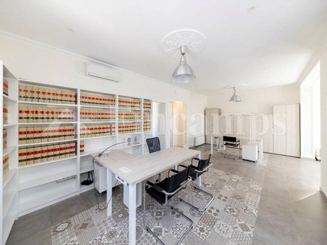 Exclusiva propiedad de 175 m² en edificio señorial de la Rambla photo 0