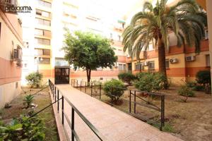 ¡Vivienda con terraza en la última planta, en el corazón de Triana! photo 0