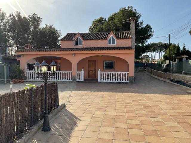 Chalet independiente en urbanización (Jardín De Lauro), Liria photo 0