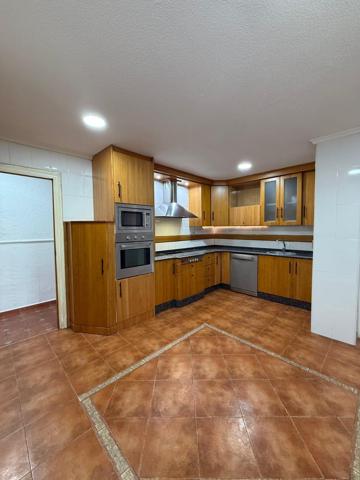 ALQUILER DE PISO photo 0