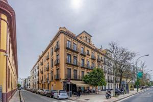 FRENTE A LOS JARDINES DE MURILLO photo 0