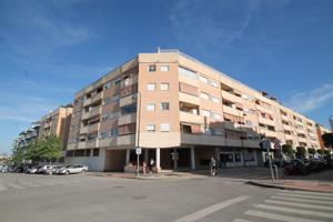 Apartamento de un dormitorio, terraza y garaje en Las Lagunas photo 0