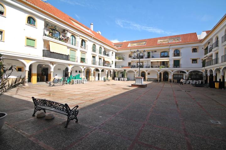 Local en Plaza el Yate photo 0