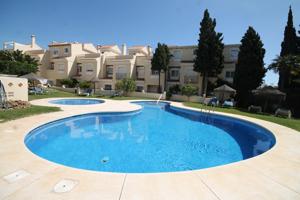 Unifamiliar Pareada En venta en Sitio De Calahonda, Mijas photo 0