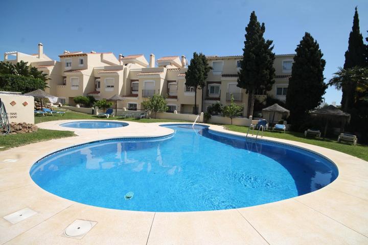 Unifamiliar Pareada En venta en Sitio De Calahonda, Mijas photo 0