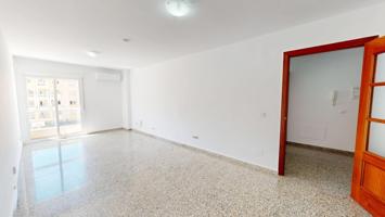 Piso en Fuengirola de dos dormitorios dos baños para entrar a vivir! photo 0