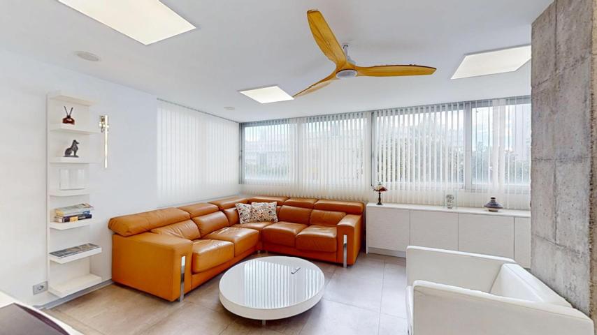 Piso en venta en Marbella centro con licencia turística, en residencial con piscina. photo 0