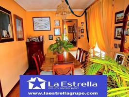 Piso en venta en Grado, 5 dormitorios. photo 0