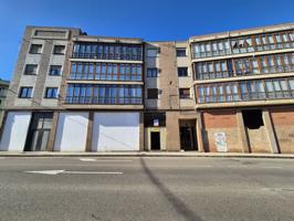 Local Com. en venta en Grado. photo 0