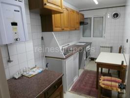 Piso de 3 dormitorios, 1 baño completo, calefacción de gasoleo, puerta y ventanas pvc, ascensor, amueblado photo 0