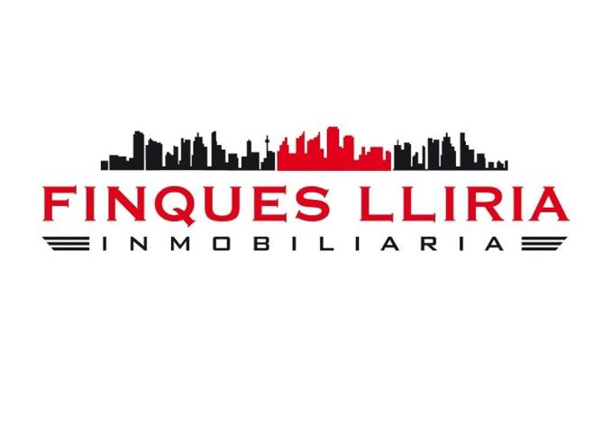 SE VENDE O ALQUILA PLAZA DE GARAJE EN LLIRIA ZONA PLA DE L´ARC photo 0