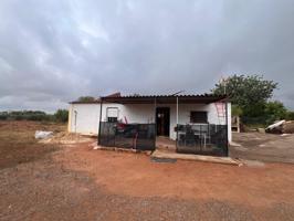 CHALET CON GRAN PARCELA A 8KM DEL PUEBLO photo 0