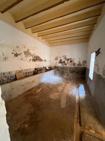 CASA ESPACIOSA PARA REFORMAR EN LLIRIA photo 0