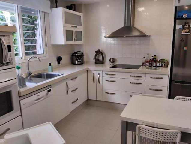 Tu nuevo hogar en Castilleja: Amplia casa con 5 habitaciones photo 0