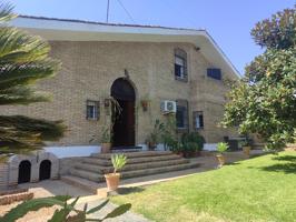 Exclusiva vivienda en Villares Altos ( Tomares) photo 0