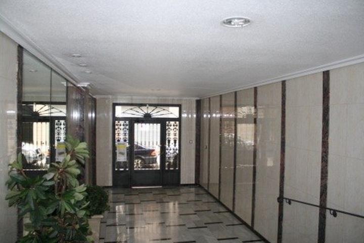 Alquiler local comercial entresuelo en el centro de Orihuela, 138 m2. construidos, photo 0