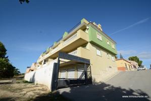 Piso en Torremendo (Orihuela) con 2 habitaciones, 2 baños y plaza de garaje cerrada. photo 0