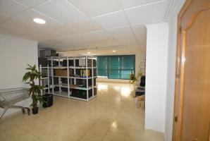 Local Comercial. Entresuelo en Orihuela zona Duque de Tamames, 60 m2. de superficie. photo 0