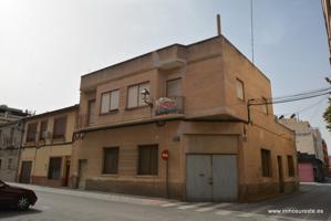 Casa de dos plantas en el centro de Bigastro, zona cerca del Ayuntamiento. photo 0