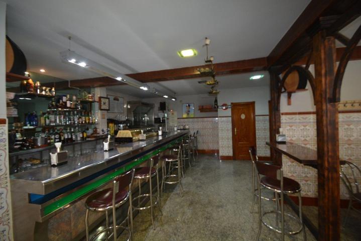 ¡¡ Magnífica oportunidad de negocio !! Venta de dos locales comerciales, opción a compra o traspaso. photo 0