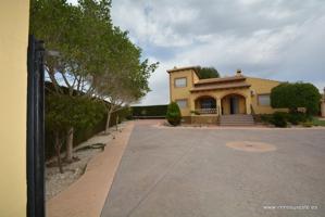 Magnífico Chalet en la pedanía de La Matanza (Orihuela) con 120 m2. construidos y con piscina. photo 0