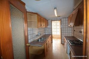 Piso en el centro de Orihuela, 104 m2 construidos, distribuido en 3 habitaciones, 2 baños. photo 0