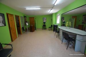 Local en entresuelo cerca del Colegio Santo Domingo en Orihuela, 30 m2. construidos. photo 0
