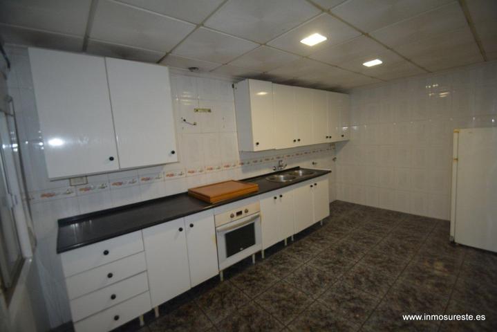 ¡¡ MAGNÍFICA VIVIENDA. GRAN OPORTUNIDAD !! Magnífico piso en planta baja con patio en la pedanía de Zeneta, 159 m2. y unos 379 m2. de patio con nave-almacén. photo 0