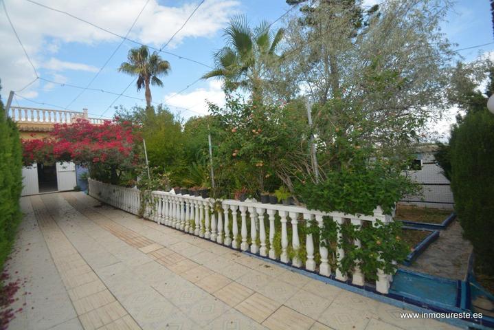 Exclusivo Chalet en la Urbanización de Los Balcones, Torrevieja - Oportunidad Única photo 0