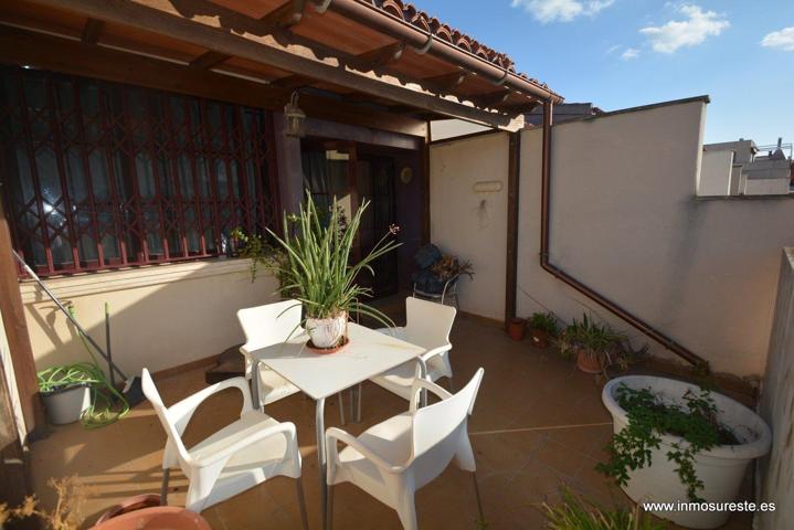 ¡¡ PRECIO REBAJADO !! Fantástico y amplio tríplex adosado en Orihuela, zona de Los Huertos. Garaje en planta sótano. photo 0