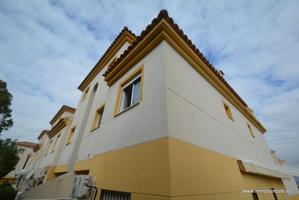 ¡¡ OPORTUNIDAD ÚNICA !! Fantástico bungalow en Cox, con solárium y piscina comunitaria photo 0