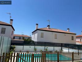 EXCLUSIVO CHALET PAREADO A 400 METROS DEL MAR photo 0
