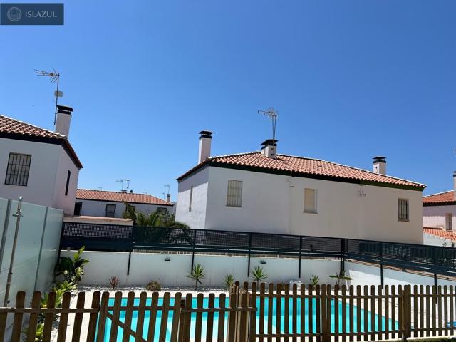 EXCLUSIVO CHALET PAREADO A 400 METROS DEL MAR photo 0