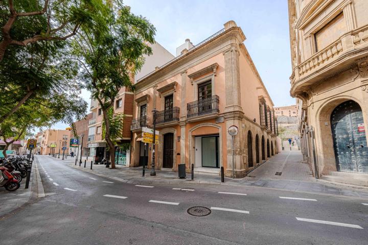 Exclusividad, historia y modernidad en el corazón de Almería photo 0