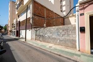 Suelo de uso residencial para Promoción. Volumen edificable: Planta baja + 3 plantas + ático. photo 0