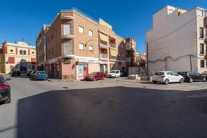Solar de 97 m², uso residencial y orientación Este-Oeste photo 0