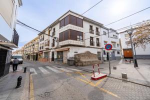 OPORTUNIDAD LOCAL COMERCIAL EN EL CENTRO DE BAZA photo 0