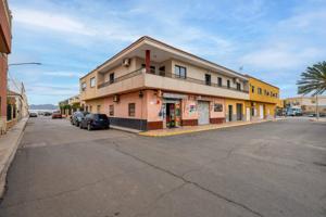 AMPLIA CASA CON LOCAL EN PUJAIRE photo 0