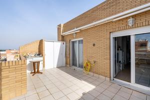 Se vende Ático en La Cañada con esplendida terraza photo 0