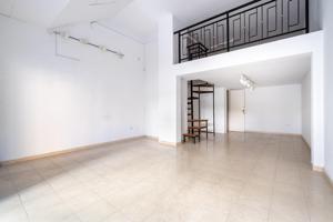 Local comercial reformado en zona centro photo 0