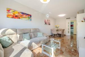 Vivienda con reforma de calidad en la zona Av. Mediterráneo-Carrefour, con 4 dormitorios y 2 baños photo 0