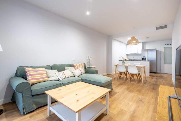 Piso En alquiler en Avda. Monserrat, Almeria photo 0