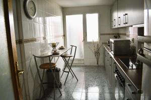 ¡¡¡ AMPLIA VIVIENDA LLENA DE LUZ A POCOS METROS DEL TRAM !!! photo 0