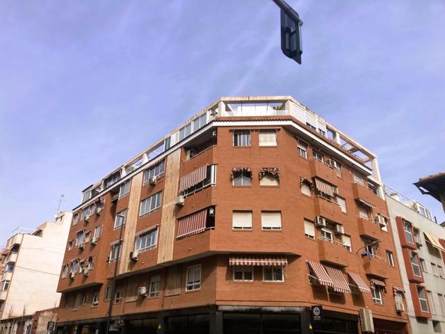 ¡¡¡ AMPLIA VIVIENDA LLENA DE LUZ A POCOS METROS DEL TRAM !!! photo 0