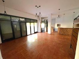 LOCAL COMERCIA CON LICENCIA PARA RESTAURACION ZONA BABEL FRENTE HOTEL NH photo 0
